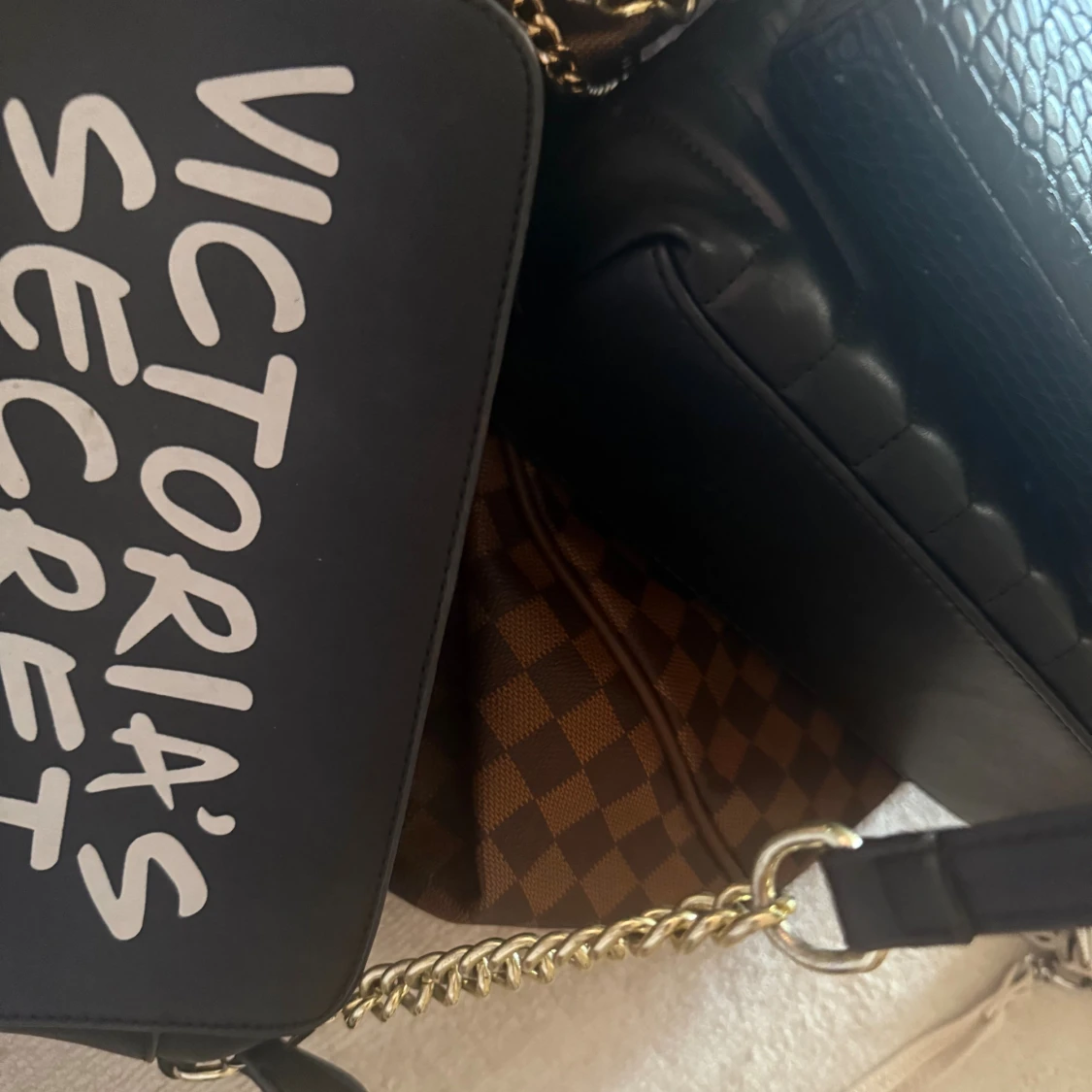 Svart axelväska - 1