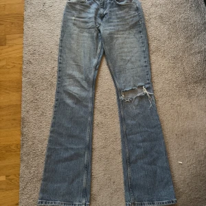 Blå bootcut jeans - Blåa jeans från ginatricot🩷