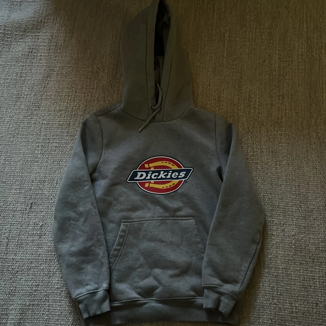 Grå Dickies hoodie med logga XS