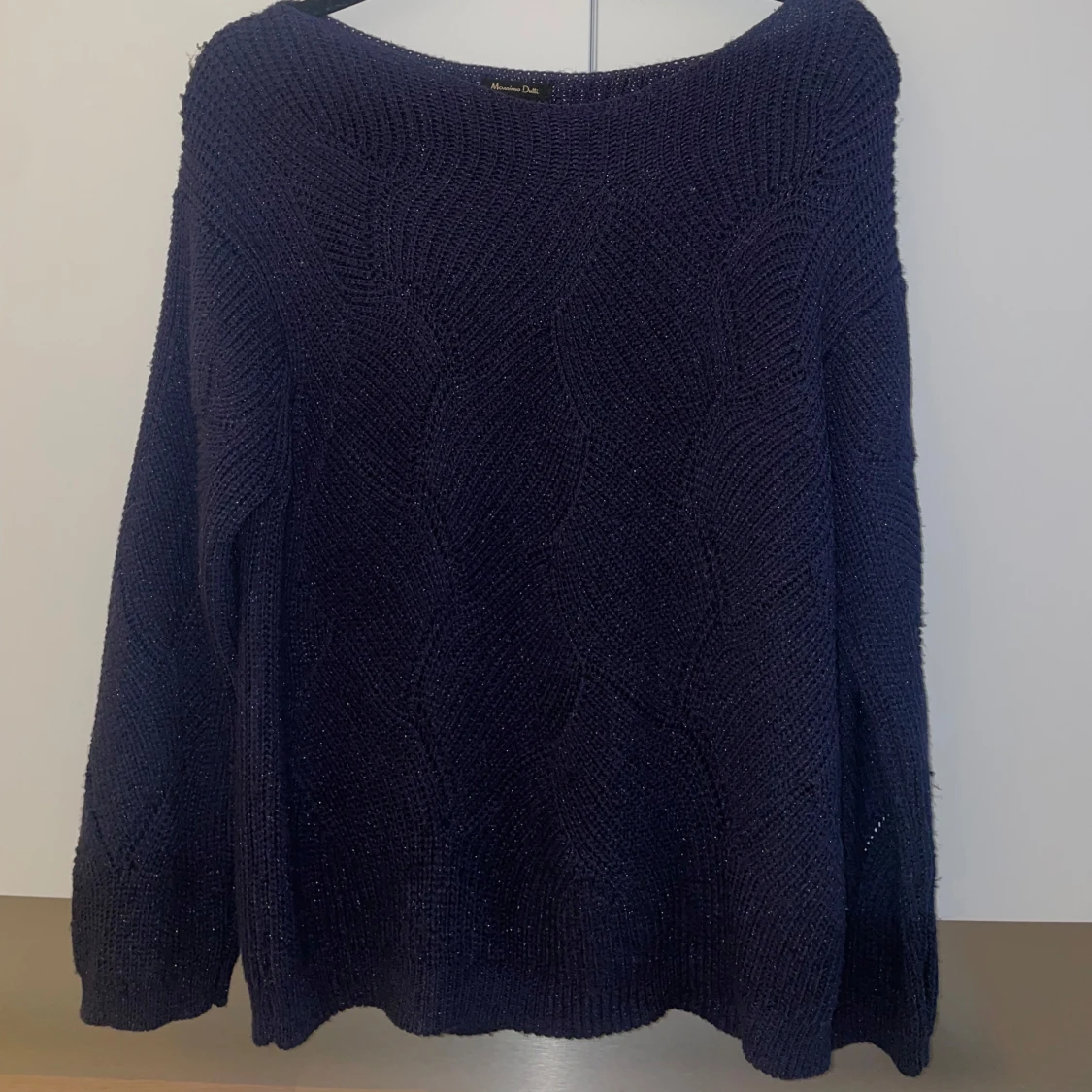 Mörkblå stickad tröja Massimo Dutti