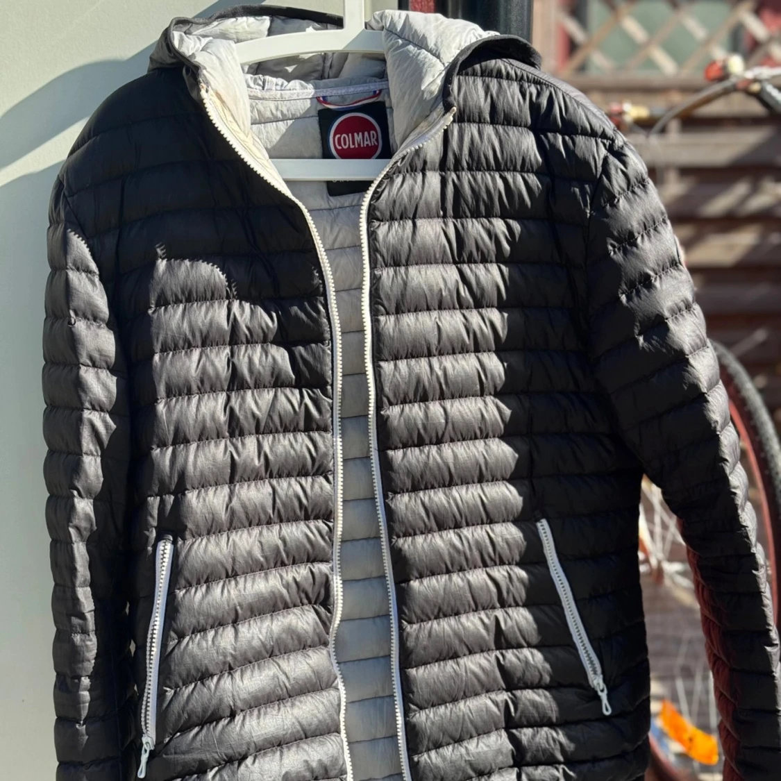 Svart dunjacka från Colmar med luva - 1