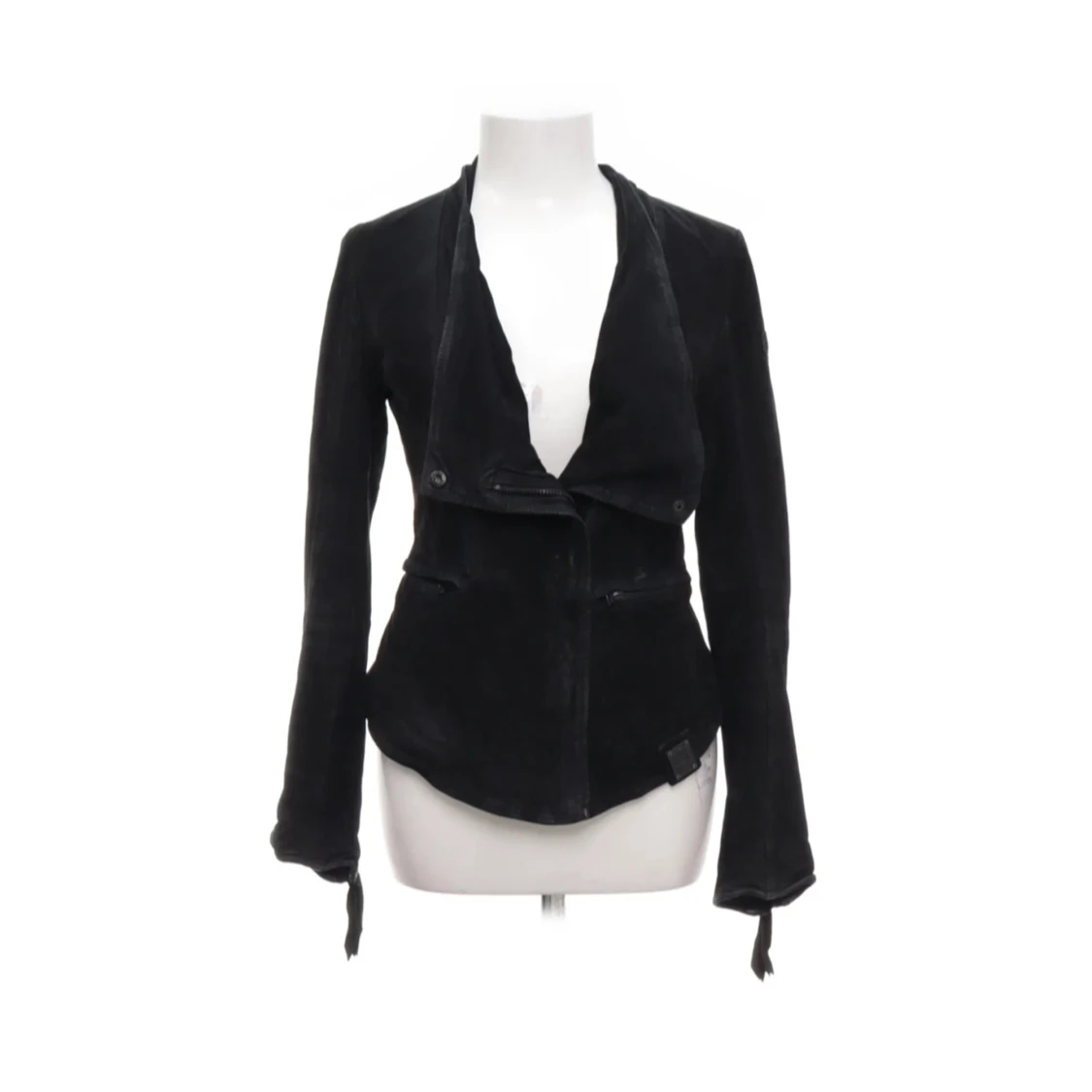 Svart mockajacka från Tigha