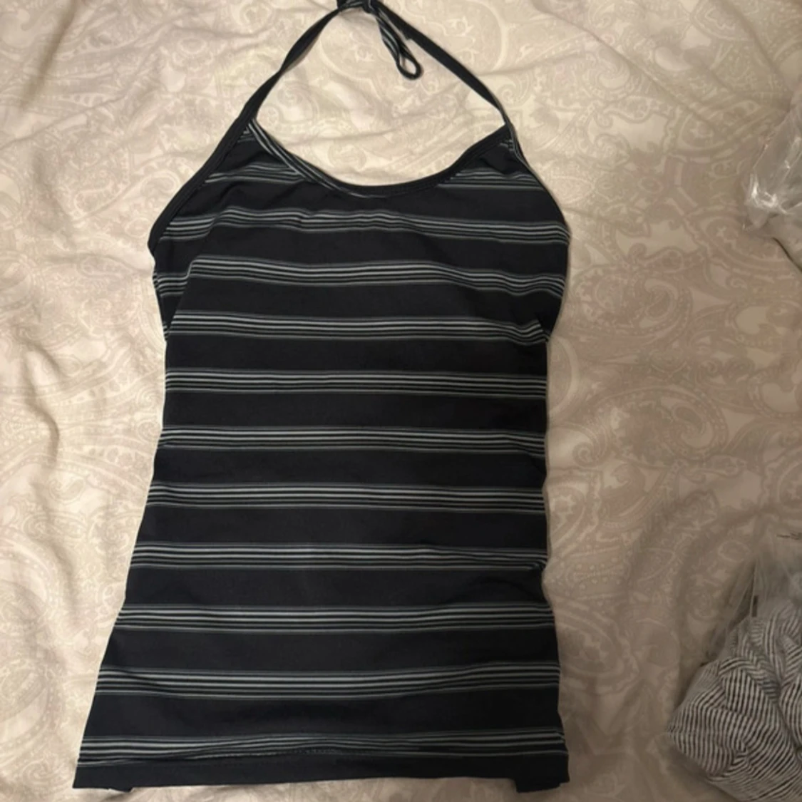 Randig svart halterneck linne - 1