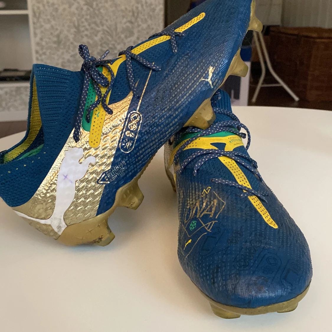 Blå-guld Puma fotbollsskor - 3