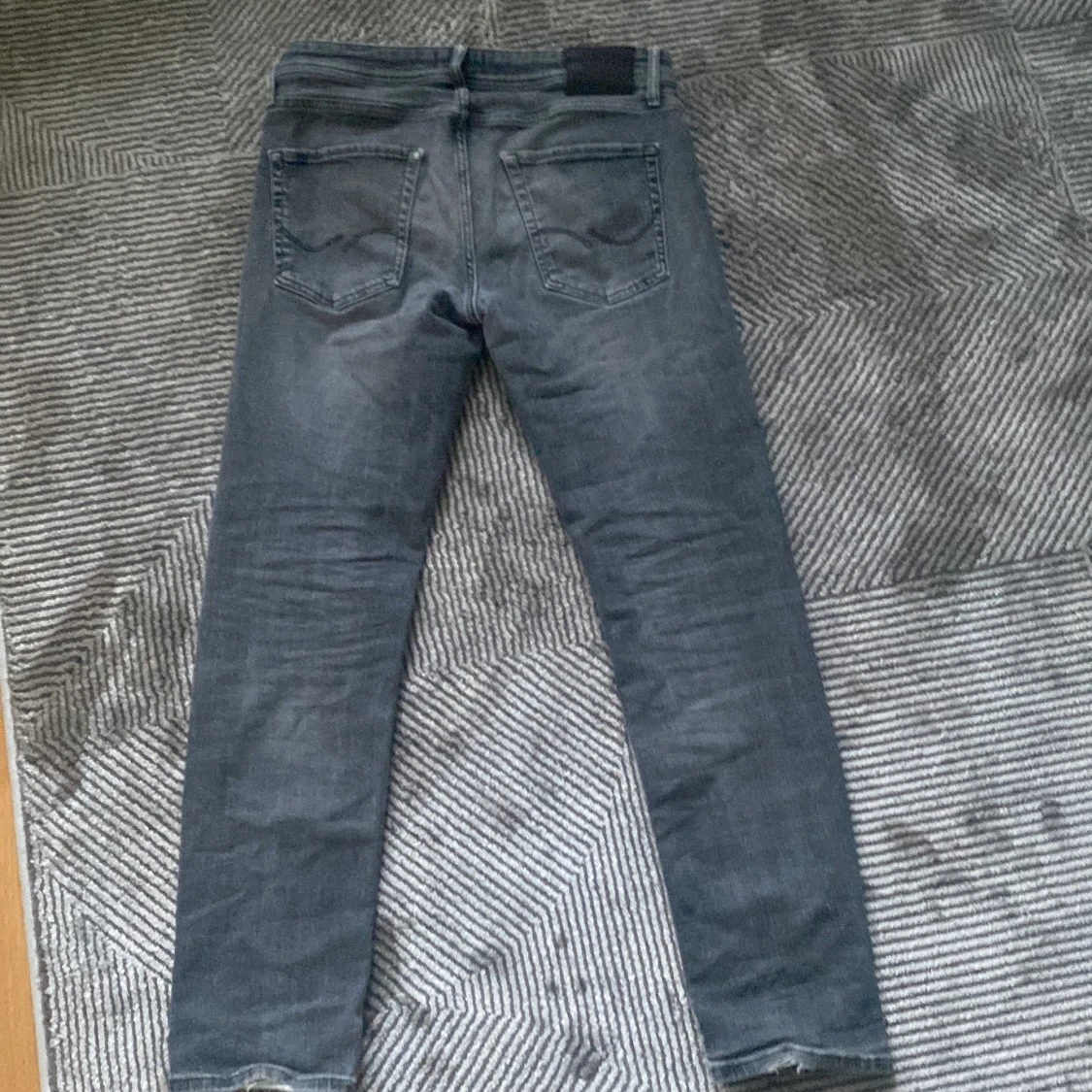 Grå skinny jeans från Jack & Jones - 1