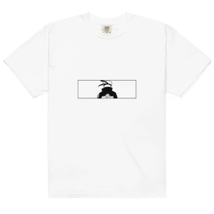 Vit t-shirt med anime-tryck LÄS BESKRIVNING - Hemleverans inom 5–12 dagar. Skriv storlek, färg, namn, adress, postnummer och mobilnummer. Betalning via Swish. Tröjan är ny, packas noggrant och skickas med spårning.