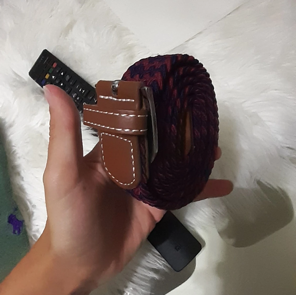 Randigt flätat bälte med bruna detaljer - 1