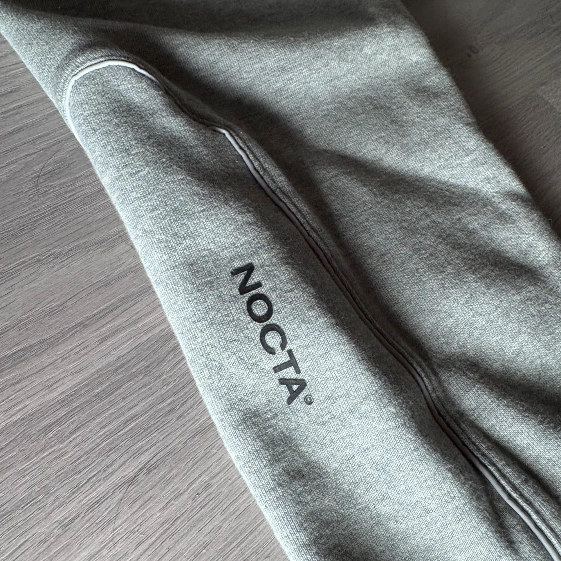 Grå NOCTA x Nike hoodie  - 3