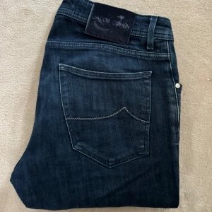 Jacob Cohën jeans  - Snygga Jacob Cohën Jeans i modellen 622 Slim i storlek 34, fint skick! Skriv för ytterligare information!