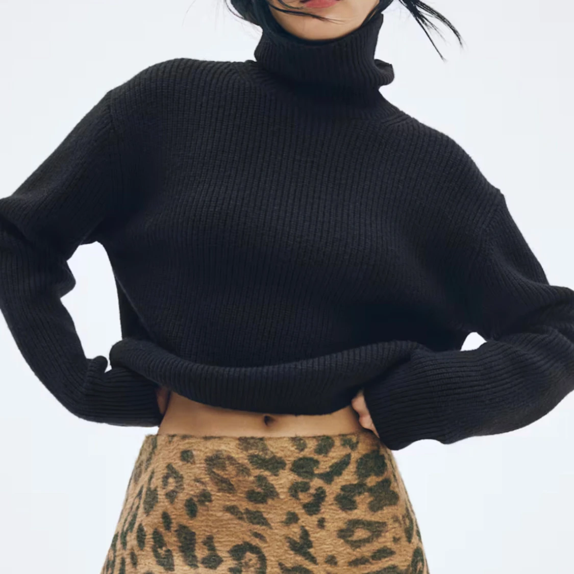 Helt ny svart stickad polotröja från hm