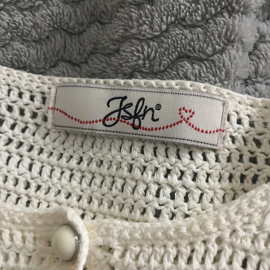 Vit virkad blus från J&J - 4