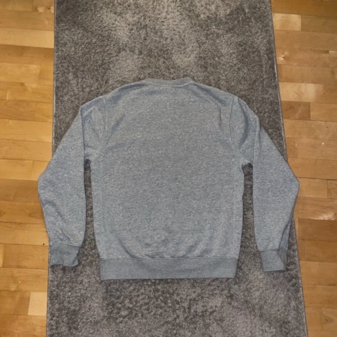 Grå tröja Nike - 1