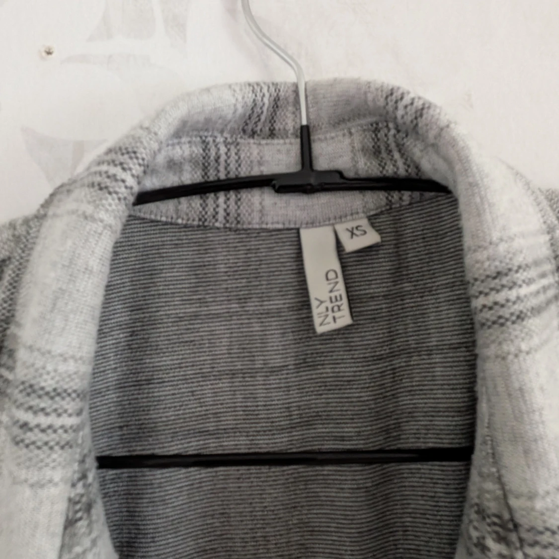 Grå rutig skjorta från NLY Trend XS - 2