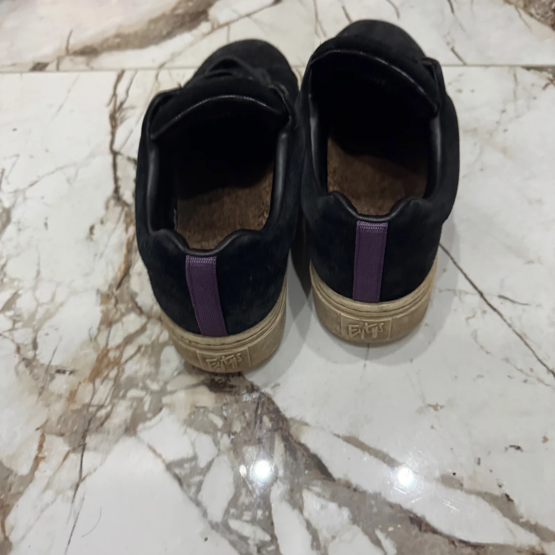 Svarta sneakers från Eytys i mocka - 2