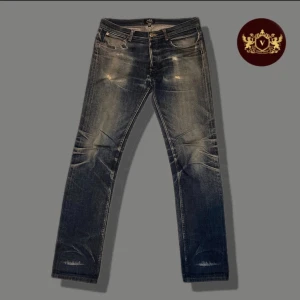 A.P.C. Selvedge Jeans  - A.P.C. Jeans | Skick:9/10 | Nypris: 2500Kr, vårat pris endast 1099kr | Storlek 30 | Dem är raw selvedge vilket gör att dem fadear och blir fetare med tiden | Svarar gärna på era frågor och funderingar! ✌️
