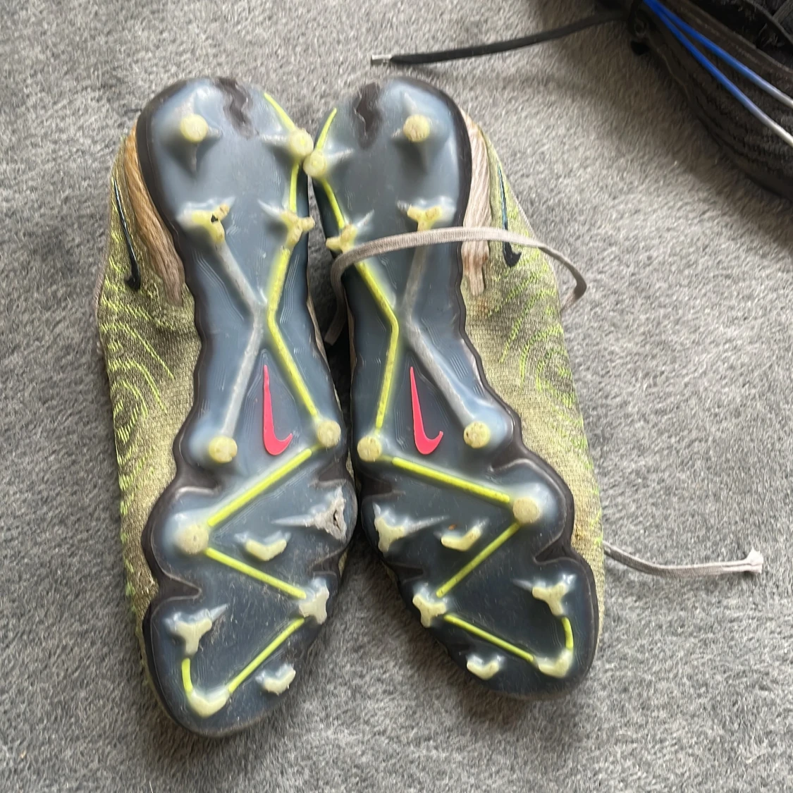 Nike Phantom GX fotbollsskor strl 42 - 1