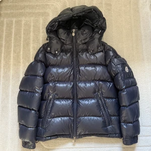 Moncler Maya Navy - Nypris 20000kr! Självklart äkta! 