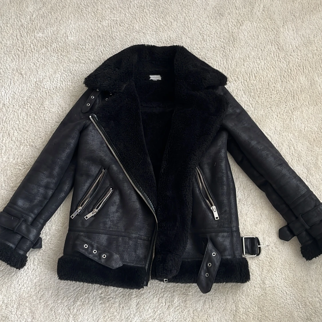 Svart teddyjacka från Warehouse