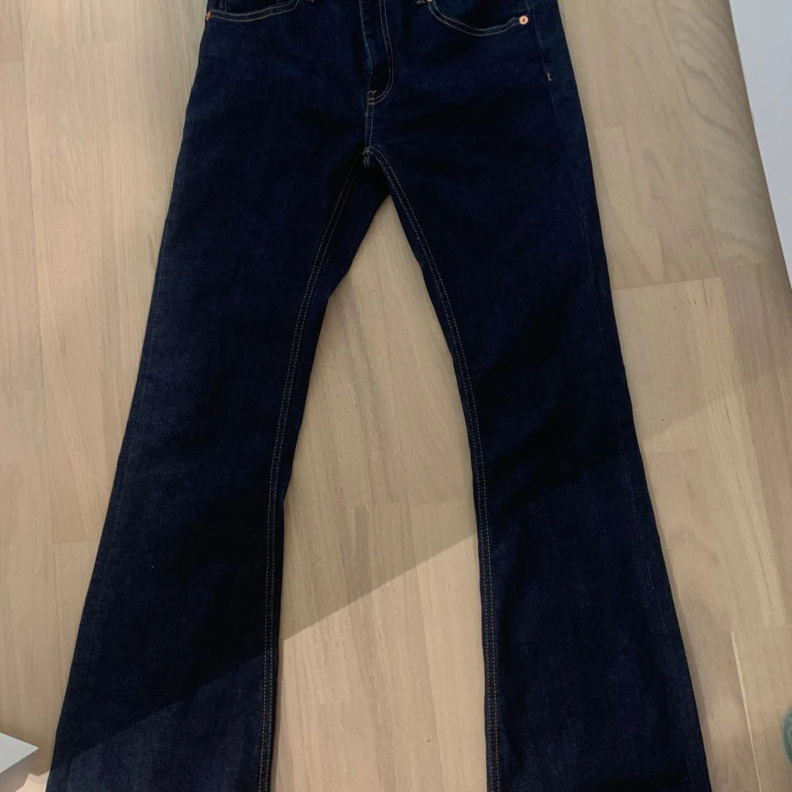 Mörkblå bootcut jeans - 1
