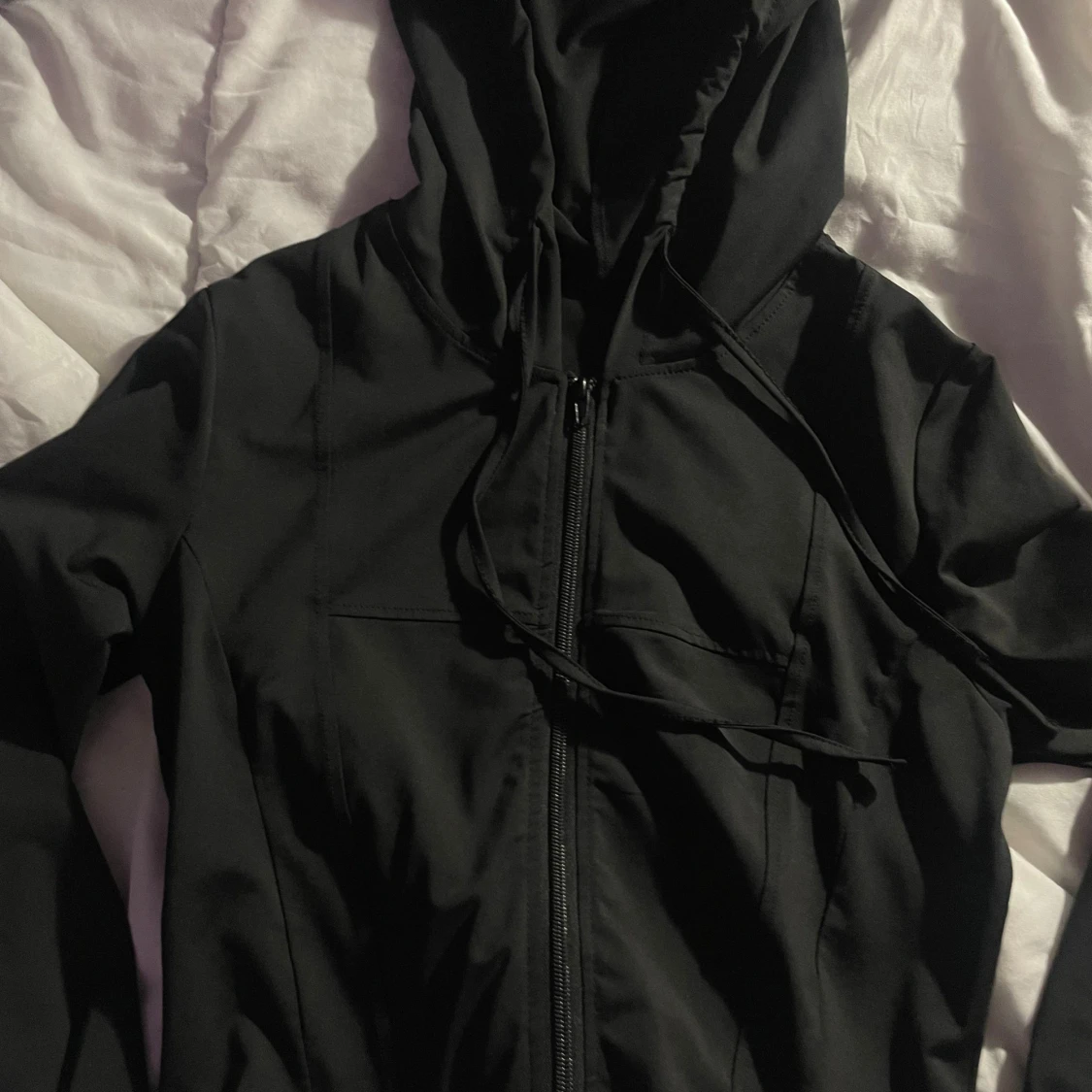 Svart hoodie med dragkedja i S