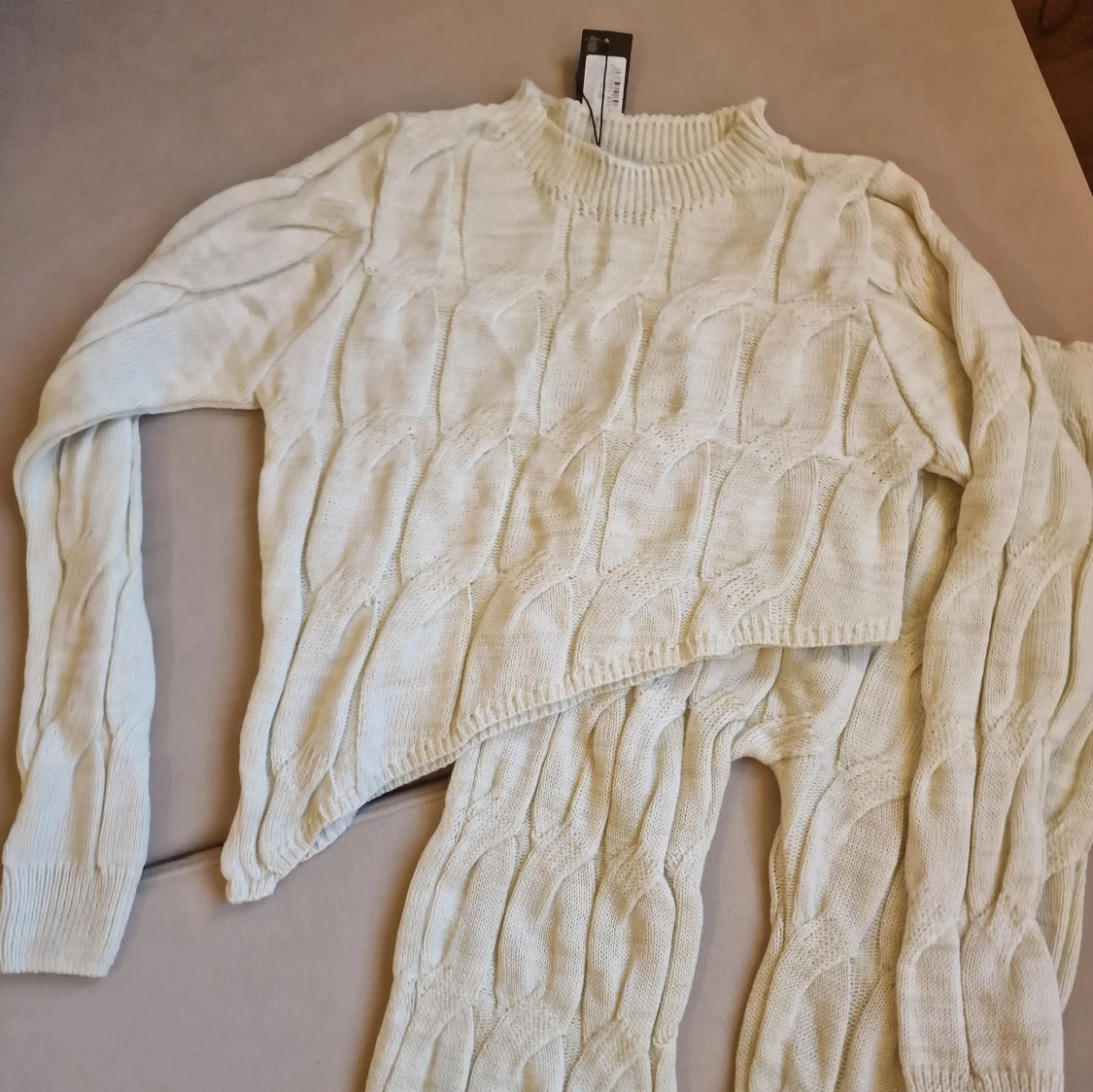 Stickad set med tröja & byxor - 2