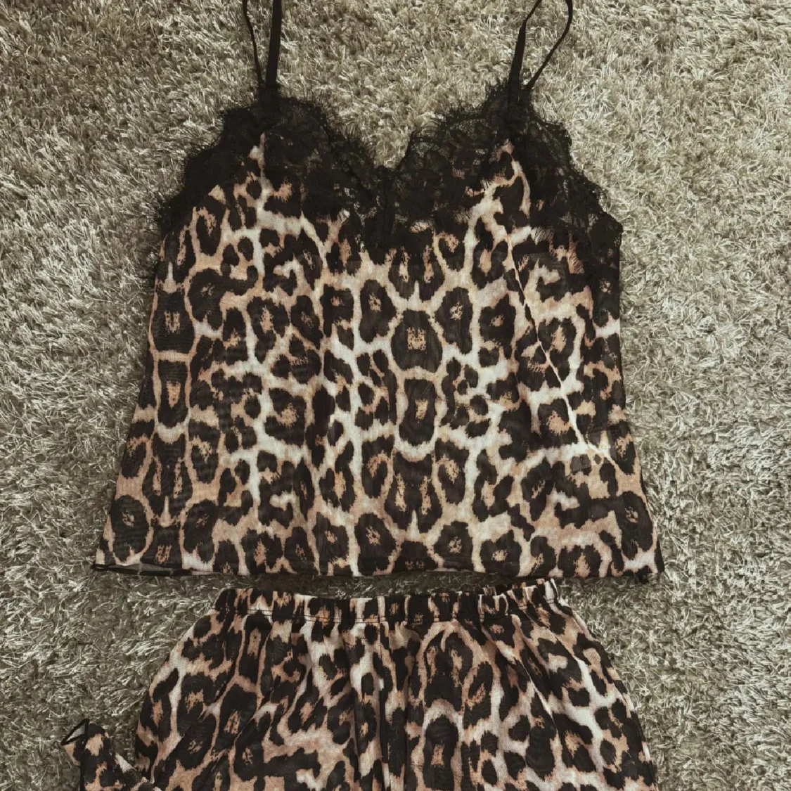 Leopardmönstrad pyjamas