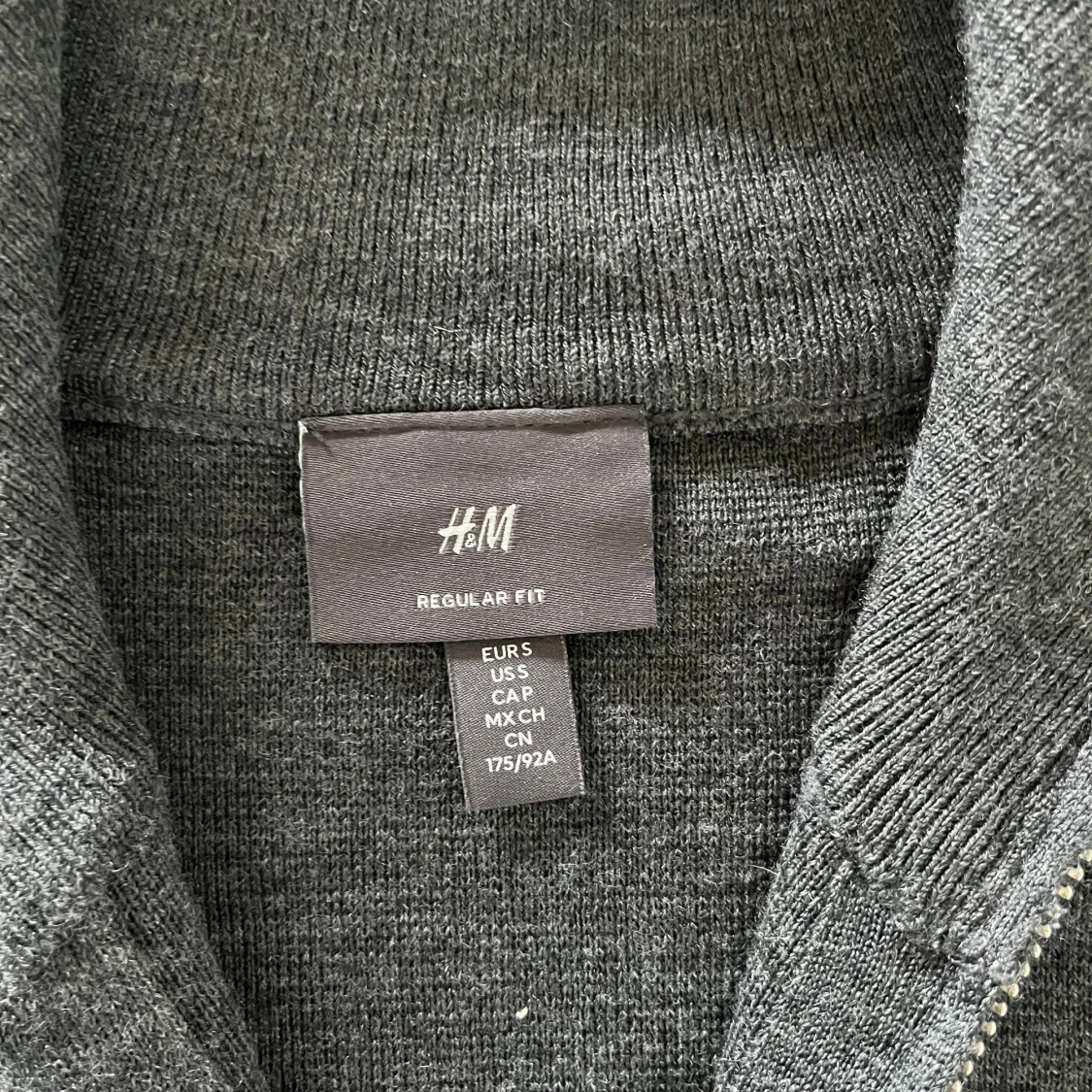 Mörkgrå kofta med dragkedja från H&M - 2