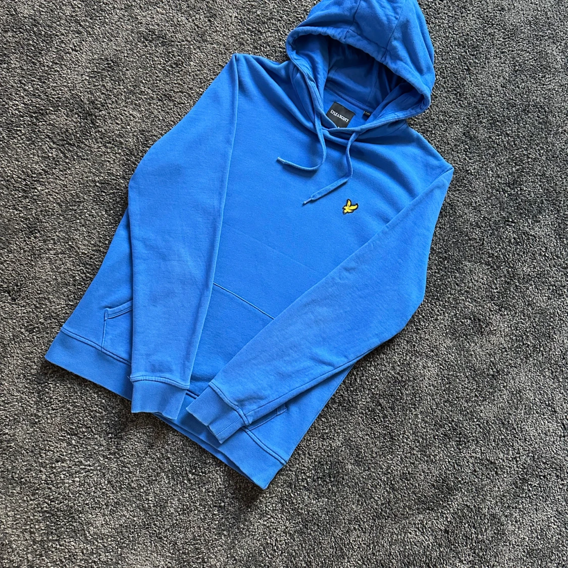Blå hoodie från Lyle & Scott - 1