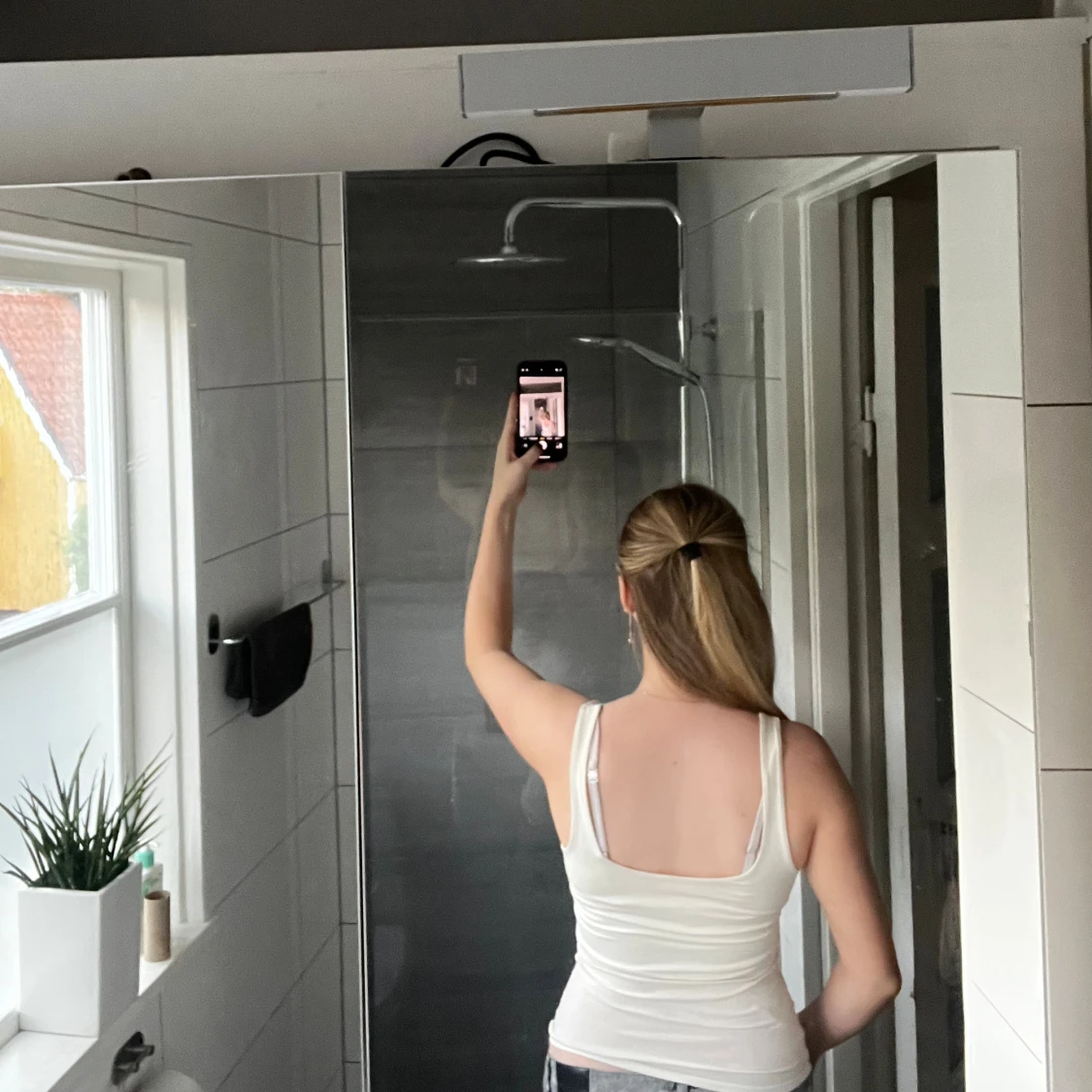 Vit ribbad linnetopp - 1