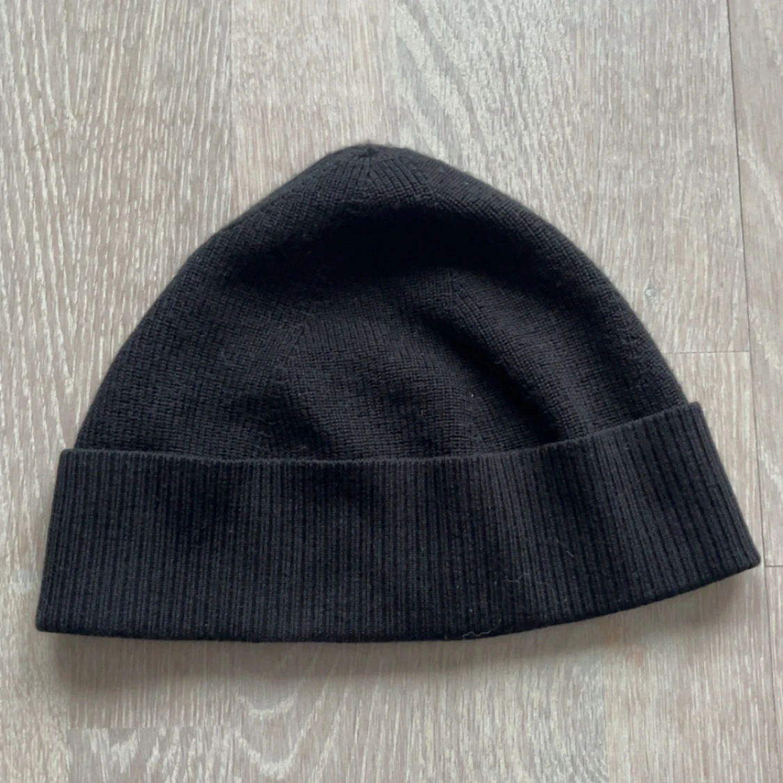 Svart mössa från Parajumpers - 1