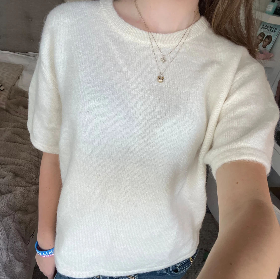 Vit stickad kortärmad tröja