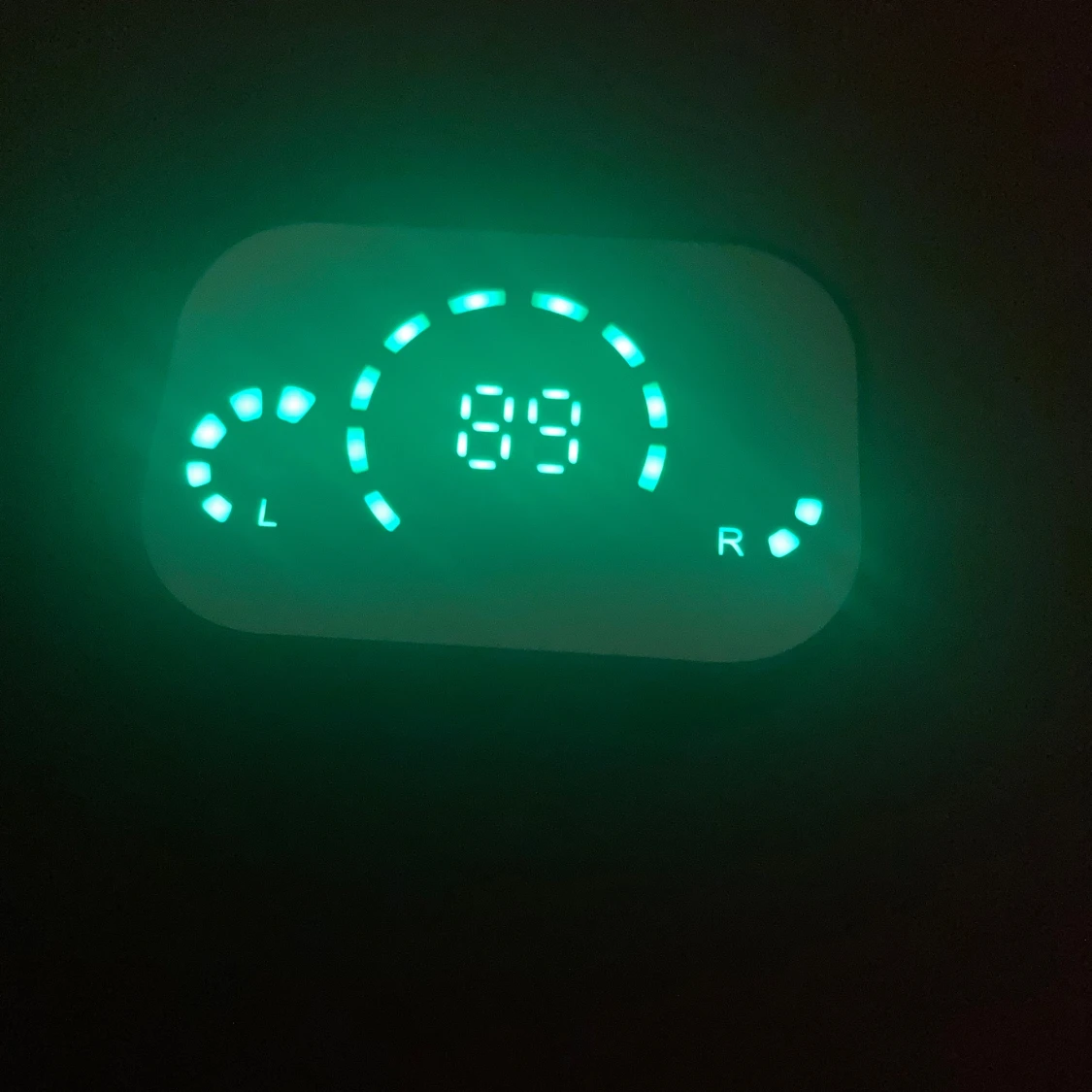 Trådlösa hörlurar med LED-display och laddningsetui