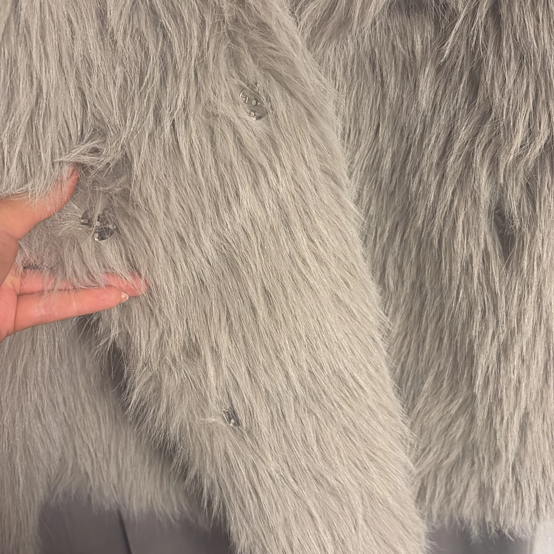 Grå fluffig pälsjacka - 2