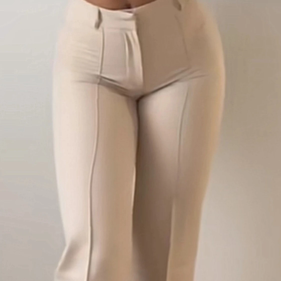 Beiga kostymbyxor från Madlady - 1