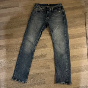 Jeans - Jeans av okänt märke. W31/L30. ✨hör av er vid intresse eller frågor✨