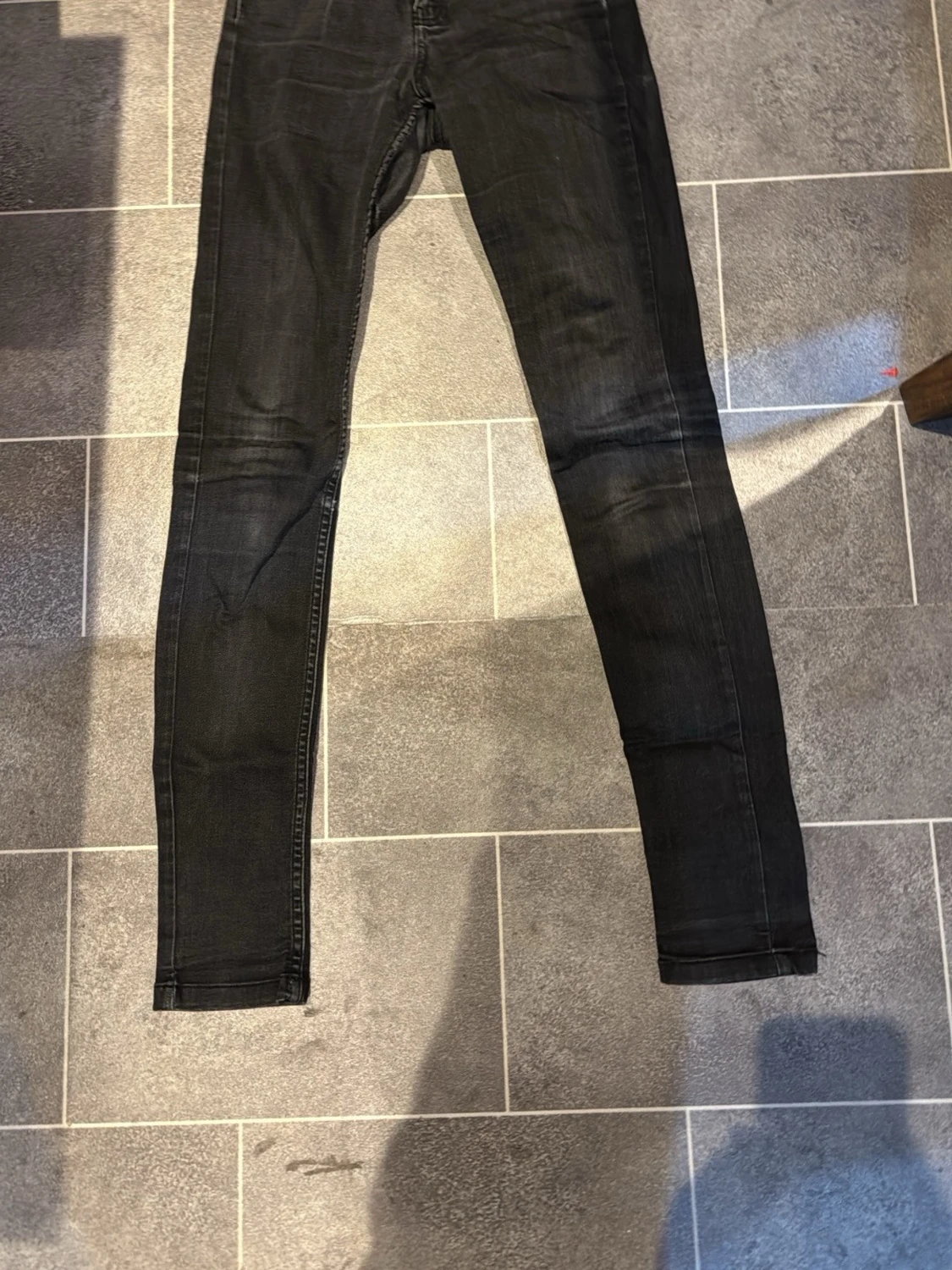 Svarta skinny jeans från Gestuz