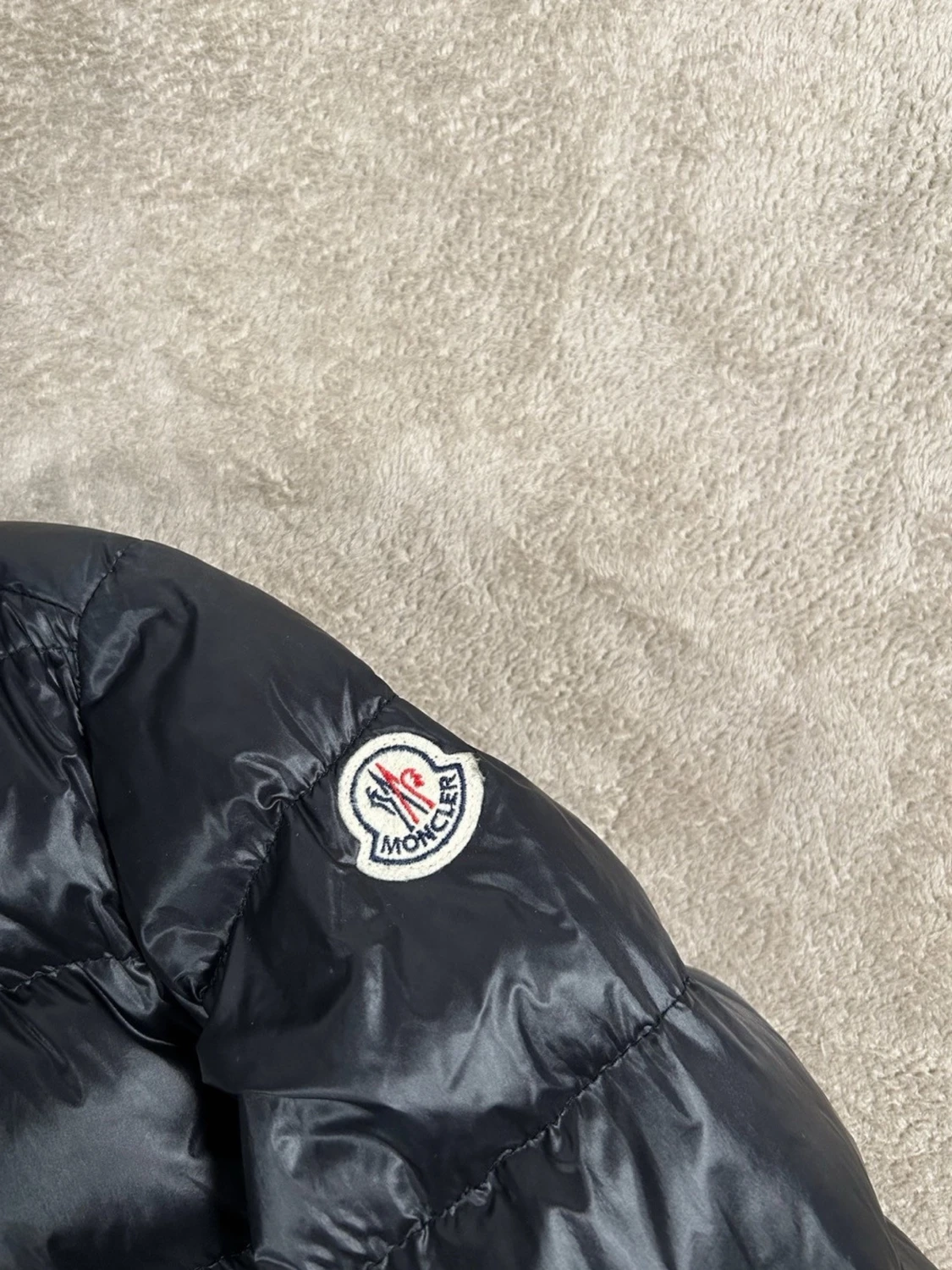 Svart Moncler pufferjacka med huva - 2