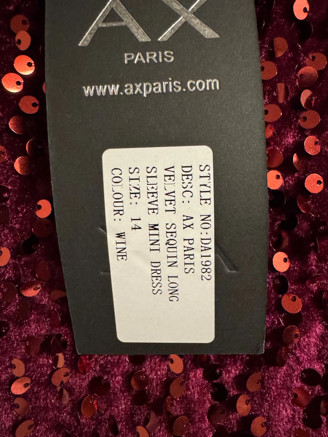 Vinröd paljettklänning från AX Paris - NY - 3