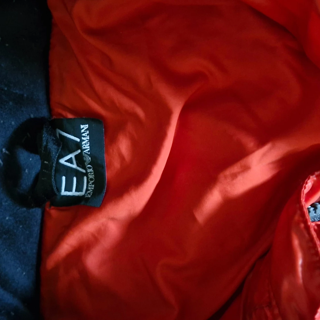 Röd pufferjacka från EA7 Emporio Armani - 3
