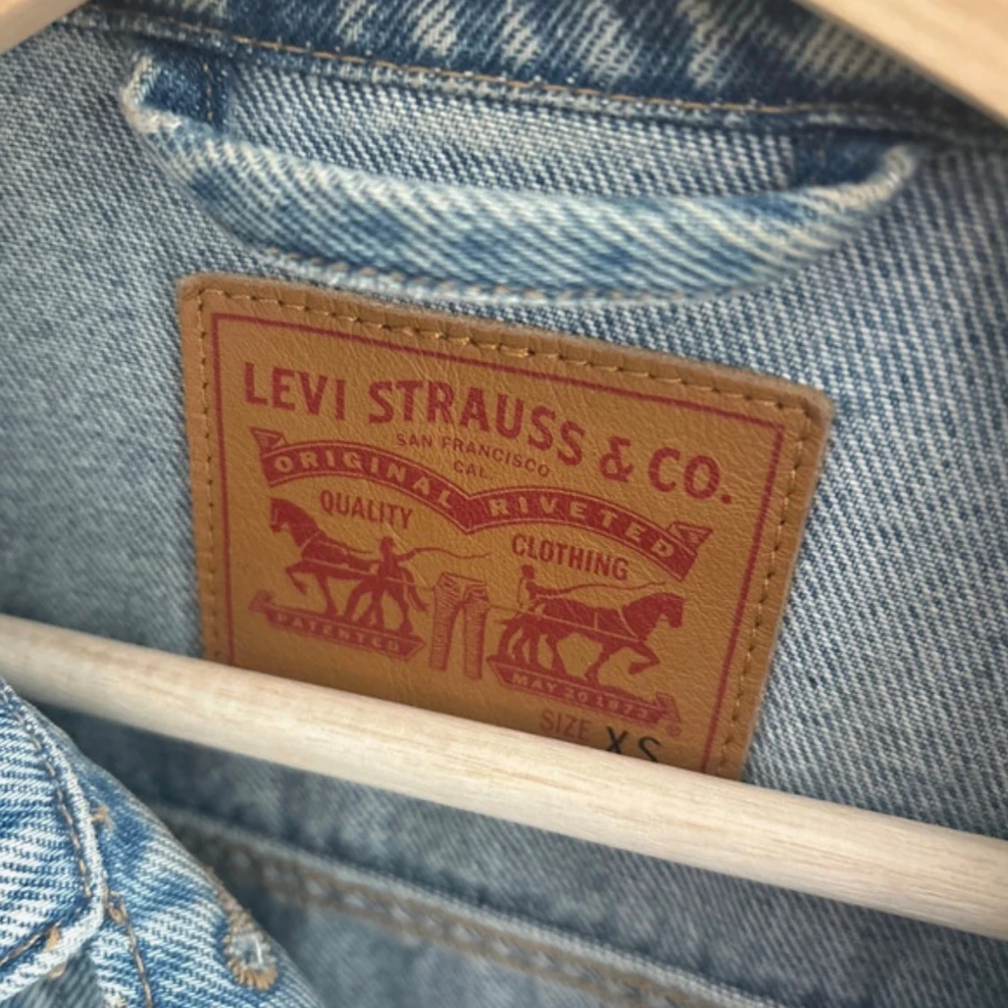 Ljusblå jeansjacka från Levi's XS - 2