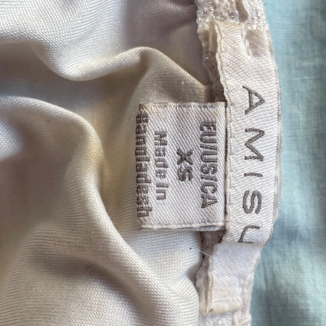 Vit spetsig linnetopp från Amisu - 1