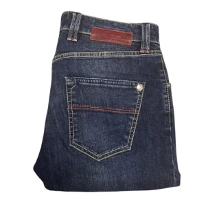 Tramarossa jeans - Säljer dessa tramarossa jeans i riktigt bra skick Storlek 30  Nypris 4k mitt pris 699 Priset är inte hugget i sten  Har ni några frågor så är det bara att skriva till mig  mvh Snake Sellout🤝