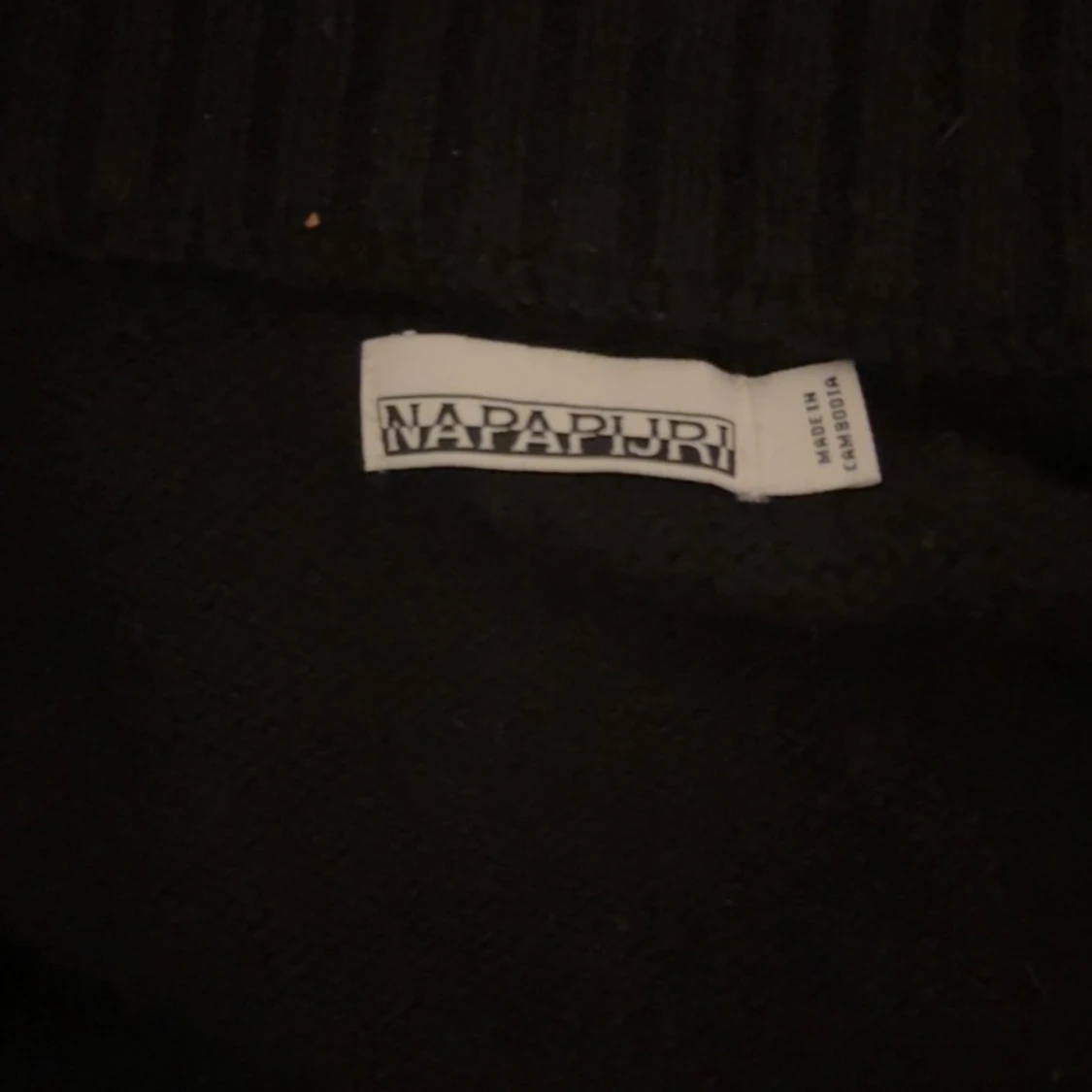 Svart kofta från Napapijri - 3