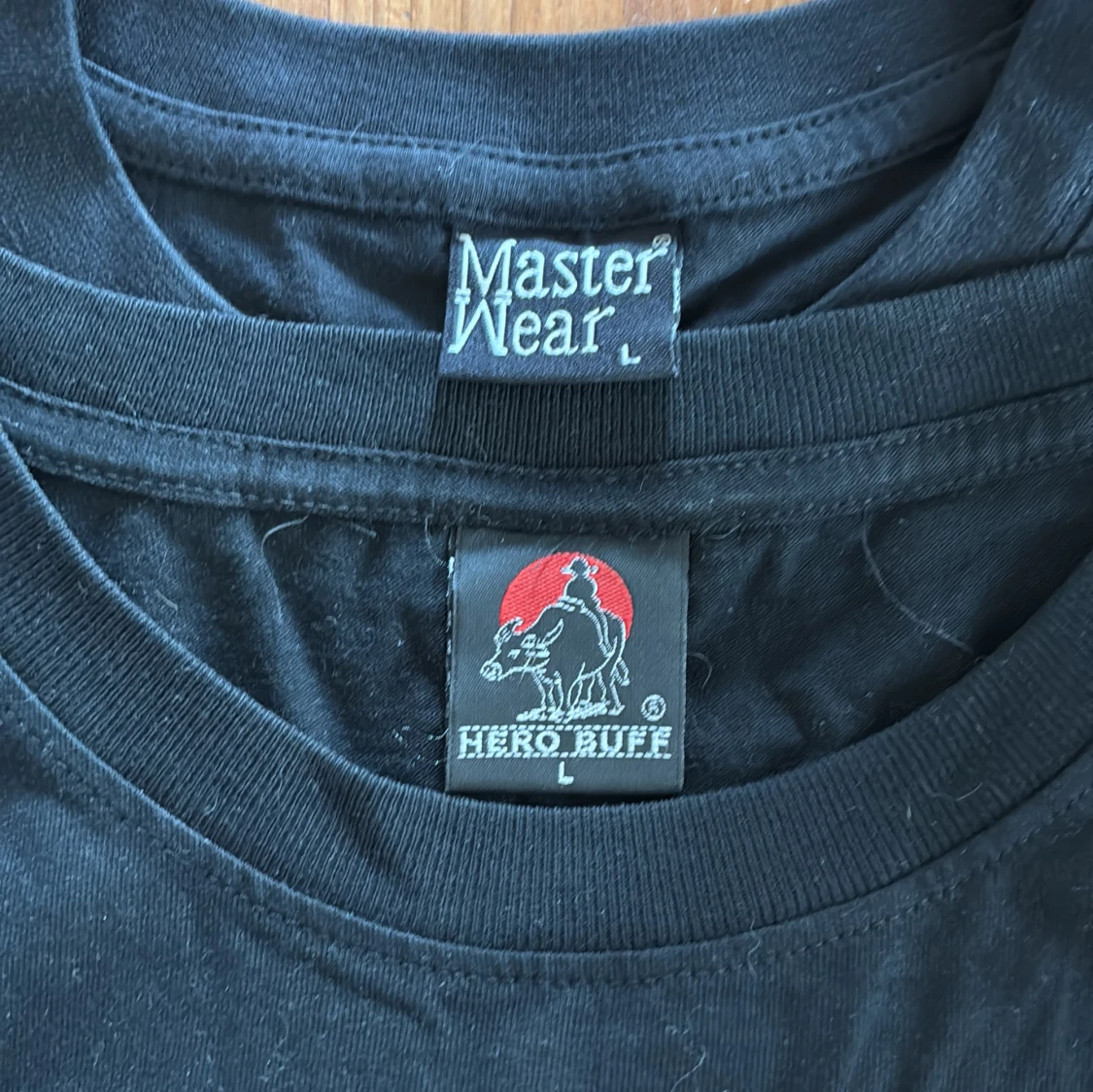 Svarta t-shirts med hästmotiv L - 2