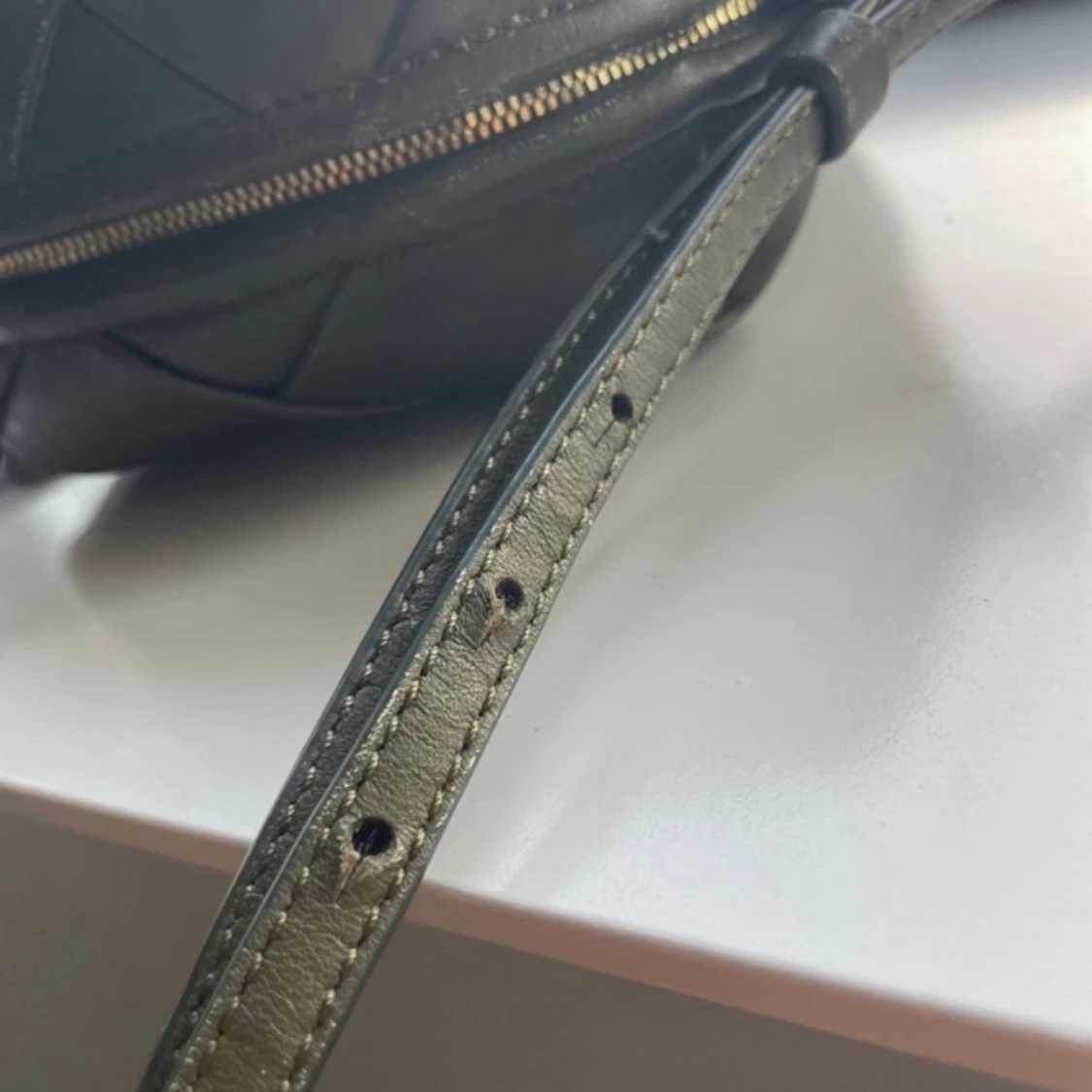 Olivgrön flätad axelväska i skinn - 3