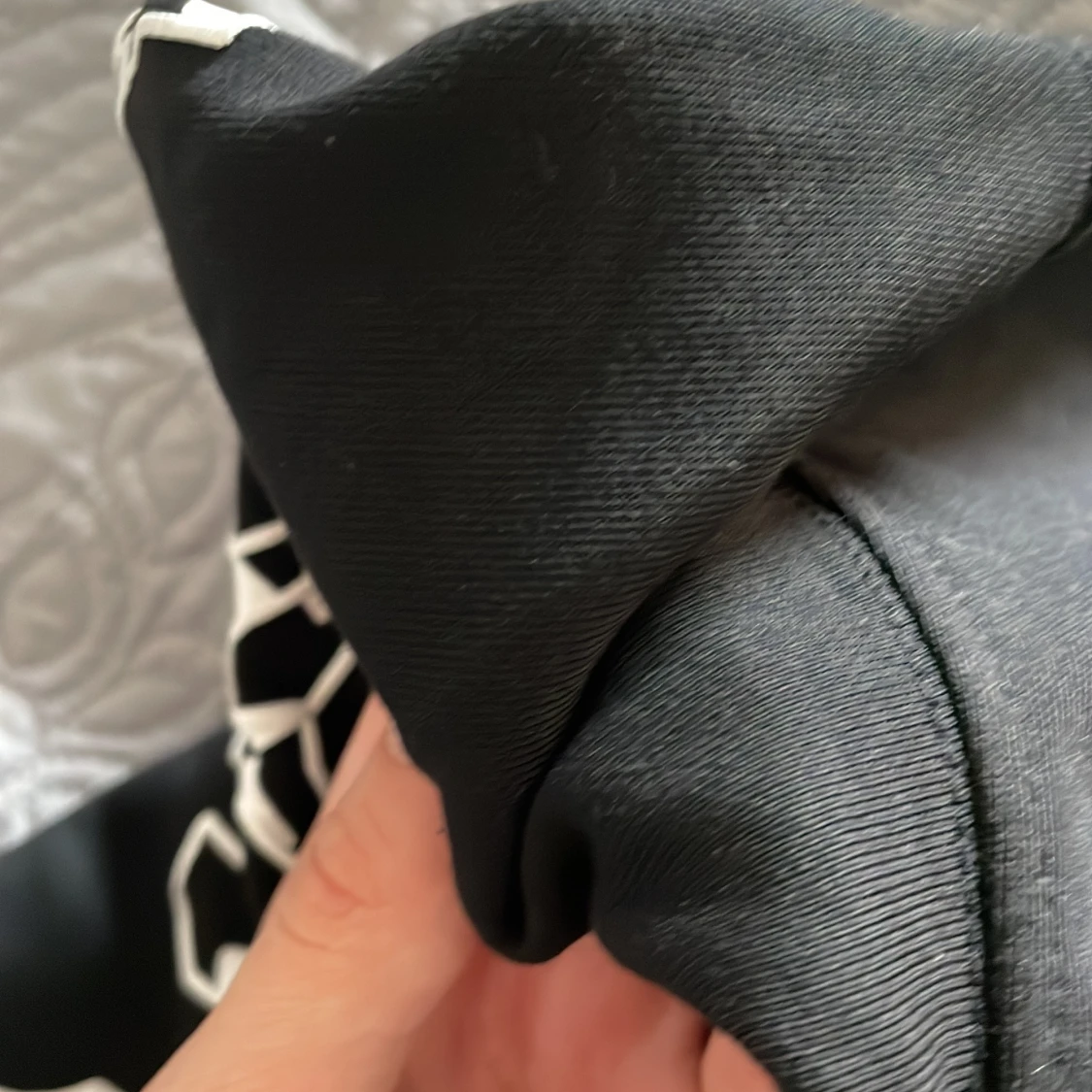 Svart hoodie från Amiri med tryck - 1