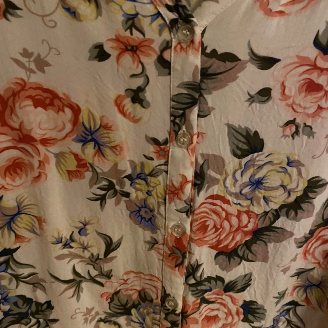 Blommig skjorta från Bik Bok, S - 1