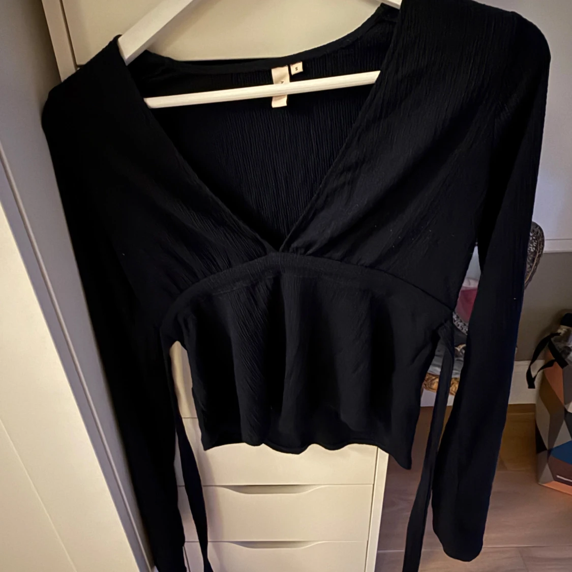 Marinblå omlottopp från Nelly - 1