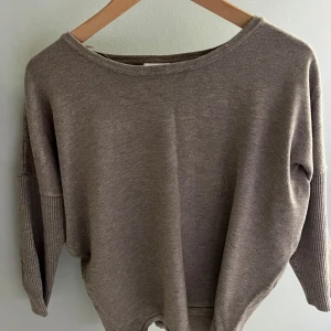 Fin tröja  - Höstig och jätte skön tre kvartsärmad tröja! Inga defekter, pris kan diskuteras!💕