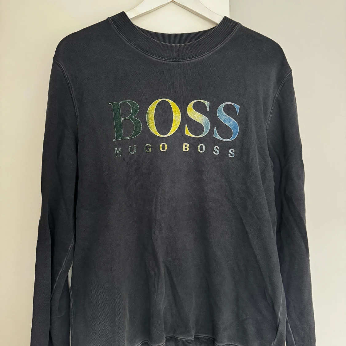 Svart sweatshirt från Hugo Boss
